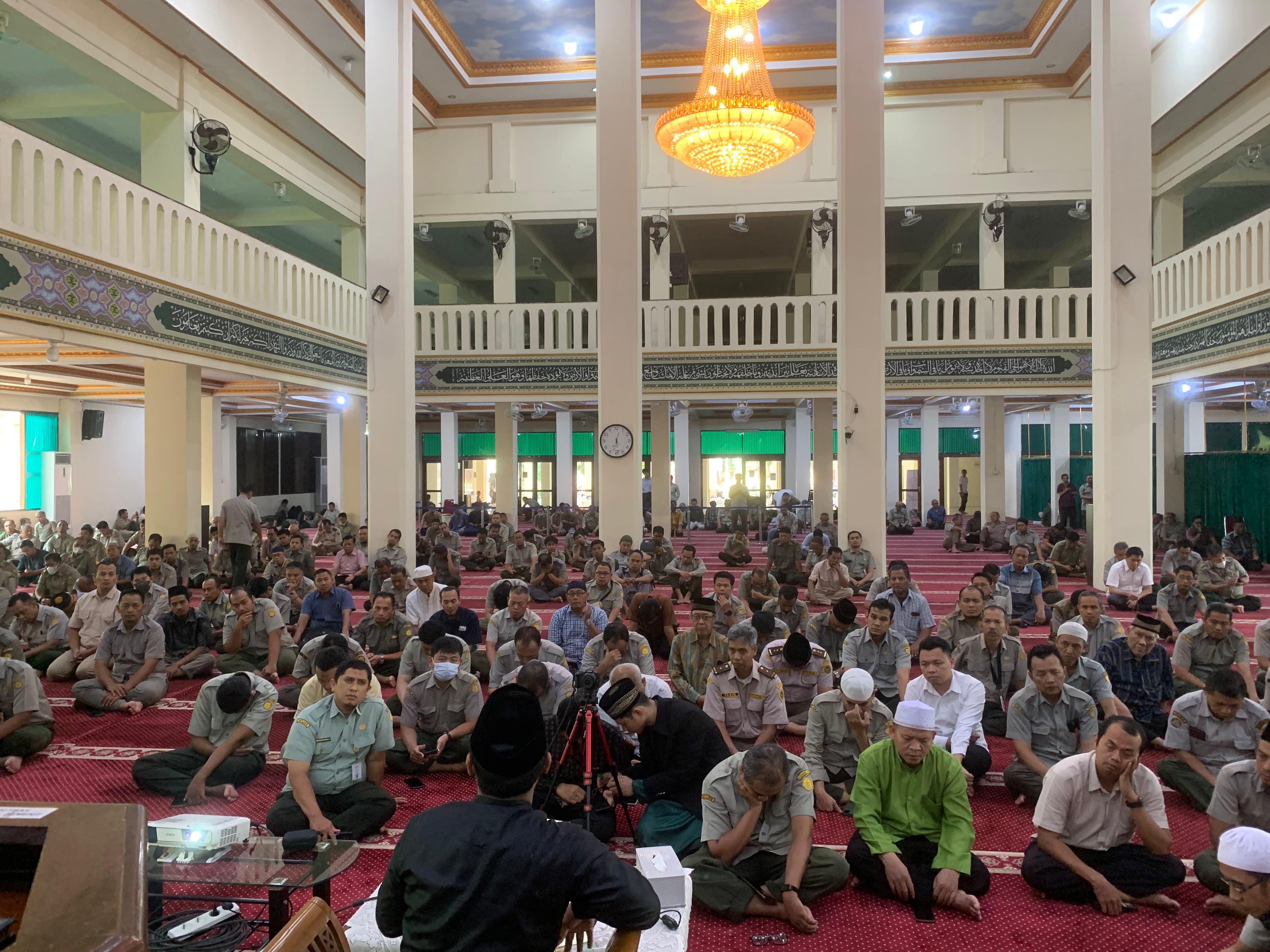 PENTINGNYA MENGIKUTI KAJIAN UNTUK PENGEMBANGAN DIRI DAN KEIMANAN 